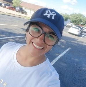 Meet your Posher, Sandra veronica